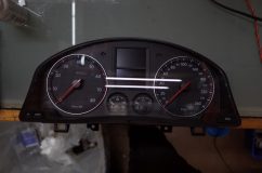 VW ジェッタのスピードメーターLED打ち替え もともとの文字盤とケースです。