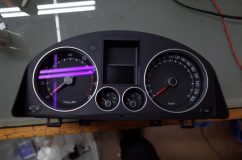 VW ジェッタのスピードメーターLED打ち替え 奥行きがあることでかなりスポーティーになりました。速度表示も300kmに