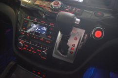 エルグランドのナビマルチ他パネル類のLED打ち替え(色変更) もともとはアンバーの落ち着いた雰囲気で、これはこれでいいのですが。