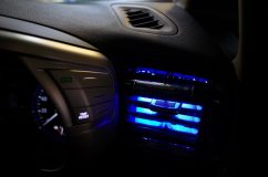 エルグランドのナビマルチ他パネル類のLED打ち替え(色変更) 結構間接的に照らすのに苦労します。