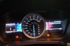  いざテストして気づきました。そうだ、メーターが点灯しない。お客様にて陸運局に確認したところ、29年までの車両はメーター内で表示しなくてもOKとのこと。 