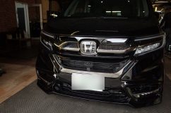  この車両は間違ってもヘッドライトからスモール電源を分岐するのはご法度です。コンピューターが絡んでいるのでほぼ間違いなくエラーが発生します。 