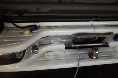  バックランプは基本的に1灯でOK。地上高の規定以外は明るさ等基準はありません。ただし車両より出っ張ると突起物になる可能性があるので注意が必要です。 