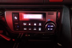 ハイエースのエアコンパネル他スイッチ類のLED打ち換え