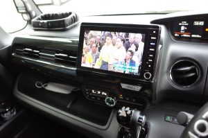 新型NBOXの走行中TV視聴化　加工