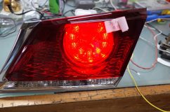  アスリートはLEDチップが容量的に大きなものがインストールされているため、4灯化加工が可能です。 