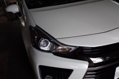 G'sプリウスアルファのヘッドライト・シーケンシャル加工 そしてから閉じして車両に戻して完成。昼間の見た目も問題なさそうですね。