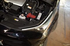 50プリウスのシーケンシャルウィンカーシリコンチューブ施工 プリウスはヘッドライト上面に貼り付けるだけなら非常に簡単に取付可能。ウィンカーの配線分岐が一番の難関です。