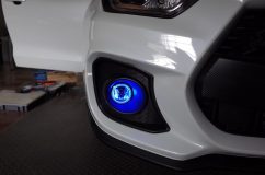 スイフト スポーツのフォグリング&RGB施工 スマホアプリで色を変更できます。