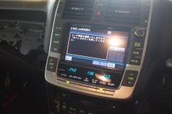 200系クラウンマジェスタのパネル類全LED打ち換え 温度表示の部分はスカイブルーなので、緑の部分をすべて白色に変更しました。