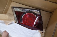 200系クラウンマジェスタのパネル類全LED打ち換え こちらは210後期のテールランプ4灯化の作業です。アスリートの場合はLED打ち換え無しで施工できます。