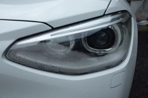 BMW F20 のテールランプ修理
