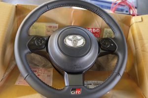 G’sヴォクシーのウィンカーLED化とステアリング交換
