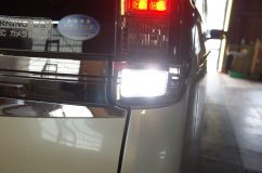  バックランプも交換希望でしたが、現状確認したところなかなか明るいLEDがついていたので、今回は保留させていただきました。 