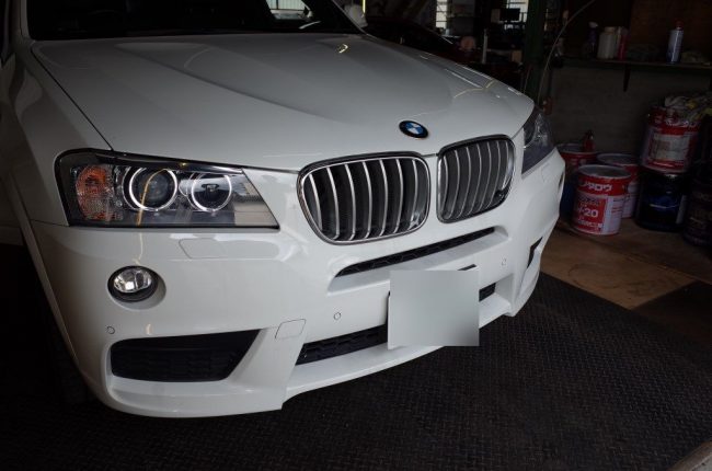   BMW X3のテールランプ修理  