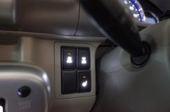  このスイッチは前型同様電球仕様です。 