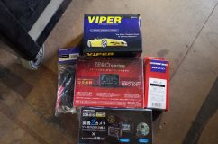 ベンツ ゲレンデヴァーゲンのセキュリティー取り付け&フットランプイルミ キーレス連動セキュリティーと持ち込みのレーダー、ドライブレコーダー前後を取り付けしました。
