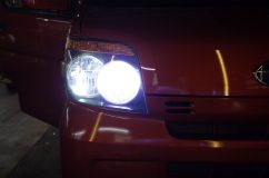 ハイゼットカーゴのアトレーヘッドライト移植&スピードメーターLED打ち替え 超音波カッターでスパッと切るため、なかなかきれいに収まりました。