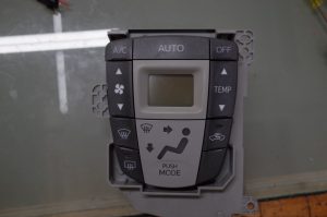 ミライースのエアコンパネルLED打ち替え（郵送）
