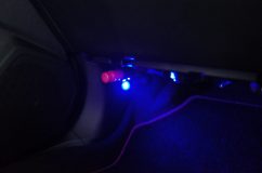 暖色ホワイトの部分を青色に変更しました。 