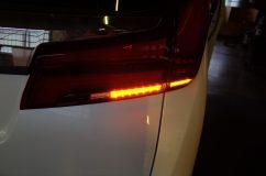30後期アルファードのヘッドライト&テールランプシーケンシャル加工 テールもかなり明るさアップです。