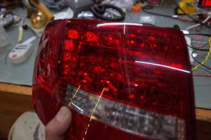 AUDIのテールランプ修理～