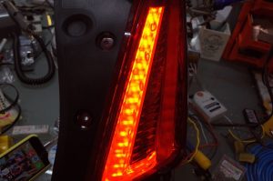キャデラックのテールランプ日本仕様改善