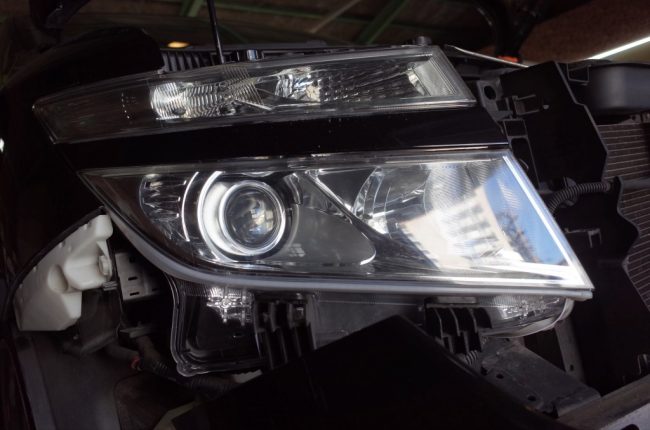 E52エルグランドのアイラインシリコンチューブ施工 E52エルグランドのアイラインシリコンチューブ施工