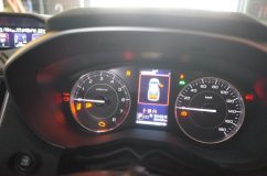 インプレッサのスピードメーターLED打ち替えとブルーミラー取り付け もともとは白色のメーターパネル