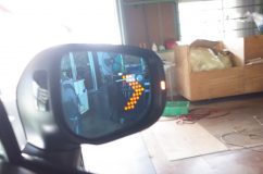 インプレッサのスピードメーターLED打ち替えとブルーミラー取り付け ブルーミラーは持ち込みで、しかもシーケンシャルタイプです。