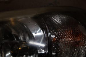 フォレスターのヘッドライトカバー移植作業