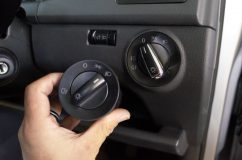 VW ポロのヘッドライト交換とフォグランプスイッチ&配線施工 フォグのスイッチはフォグ付きのものに変更