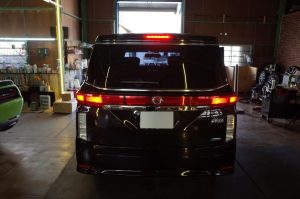 E52エルグランドのテールランプ4灯化加工