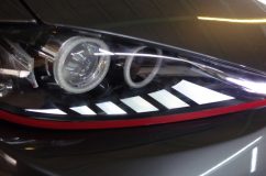 マツダ ロードスターのヘッドライト加工~ レーザー加工機を使ってアクリルの装飾プレートを取り付けしました。
