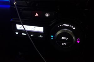 ダイハツ　ムーヴコンテの室内パネルLED打ち替えと間接照明打ち替え