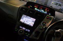 プリウスアルファのパネル類のLED色替え(打ち替え) 最近の車両ははじめから白や薄青になっているので、やはりこの緑色はかなり印象が悪いですね。