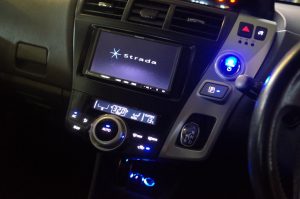 プリウスアルファのパネル類のLED色替え（打ち替え）