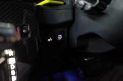 ウェイクのエアコンパネル他スイッチの色替え オプションスイッチは乗用車と変わらないぐらいありますね。