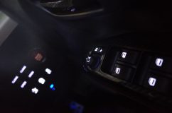 ウェイクのエアコンパネル他スイッチの色替え この車の最大の難所はPWスイッチです。