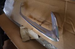 フリードのヘッドライトインナー塗装と各種ガーニッシュ取り付け 今回清掃がメインでしたが、それだけではもったいないので、インナーのメッキ部分をブラックに塗りました。