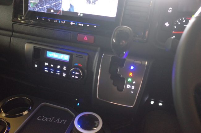 ハイエースのエアコンパネル他スイッチ類のLED色替え - トレードゲート