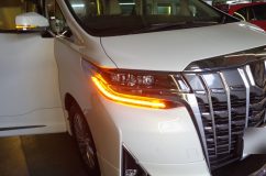 30アルファードの2眼ヘッドシーケンシャル化~ 純正よりも明るくがモットーです。