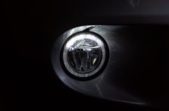 R60 ミニクロスオーバーの後付フォグランプ他LEDアイテム取り付け 純正フォグは上部1/3がスモール灯で、フォグがその下に配置されている構成です。