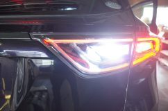 60前期ハリアーのテールランプシーケンシャル~ バックランプは点灯時間も少ないため埋込式です。
