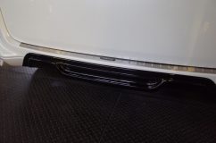 フリードのバックフォグ加工とウチガースイッチ増設 続いてバックフォグです。いかにもバックフォグが付きそうなエアロデザインです。型取りしてレーザー加工機で切り出します。