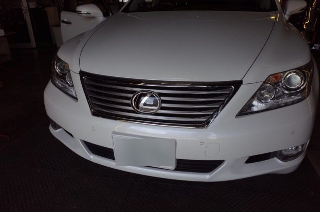   LS460のカーテシーランプ修理  