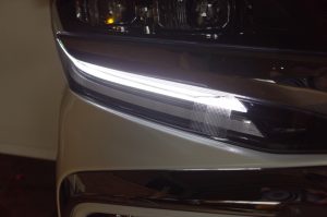 30系後期アルファードのデイライト加工（強発光）