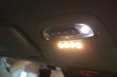 VOLVO XC90(デモカー) の室内灯カスタム~ 右のLEDランプと連動させました。光は全体に拡散して届きますので室内全体を明るく照らします。