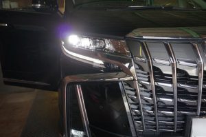 ３０後期アルファードのデイライト強発光＆フロント・リアシーケンシャルウィンカー