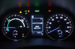30後期アルファードのデイライト強発光&フロント・リアシーケンシャルウィンカー ただヘッドライト故障がずっと出っぱなし。当然車検もNGなので、やはりノーマルに戻したいとのこと。